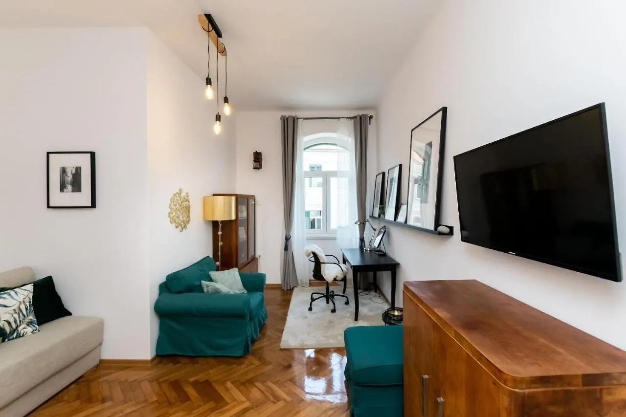 Apartment Jelena Delta Rijeka 0*,