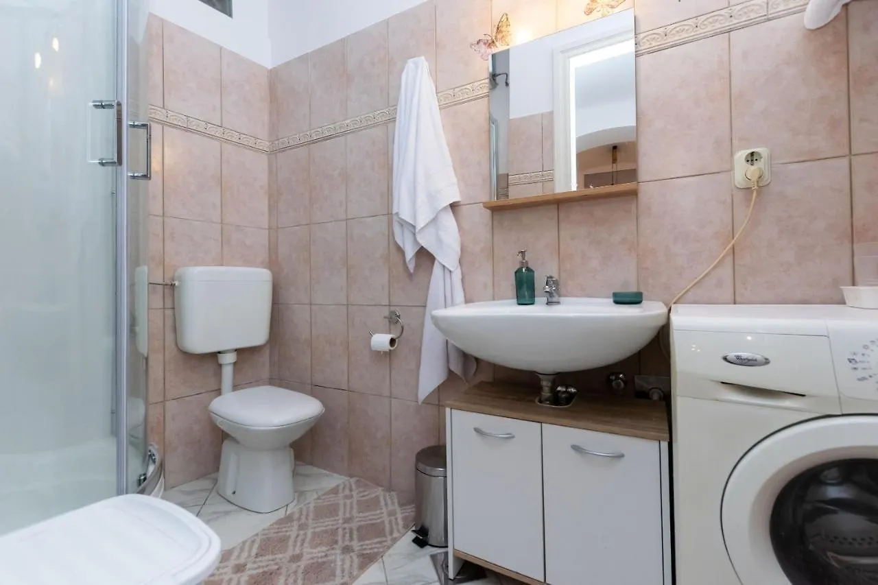 Apartment Jelena Delta Rijeka Croatia